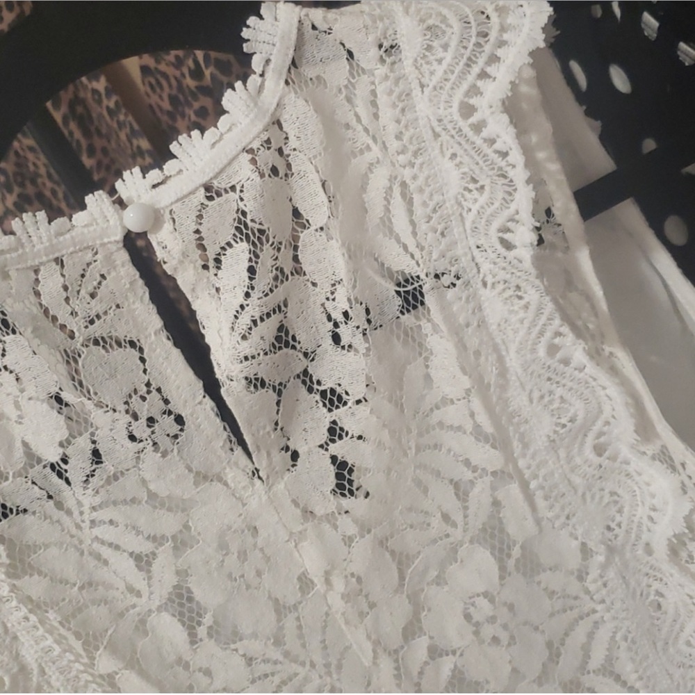Feminine white lace top - Picture 10 of 10